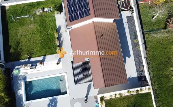 Vente                                                      Maison
                        
                     5 pièces                      160 m2                     à Bourgoin-Jallieu