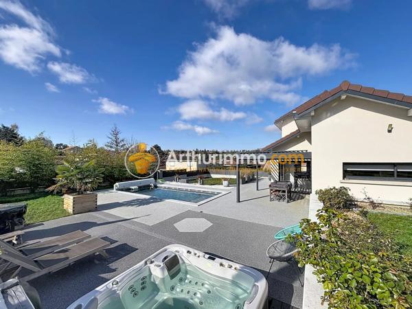 Vente                                                      Maison
                        
                     5 pièces                      160 m2                     à Bourgoin-Jallieu