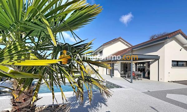 Vente                                                      Maison
                        
                     5 pièces                      160 m2                     à Bourgoin-Jallieu