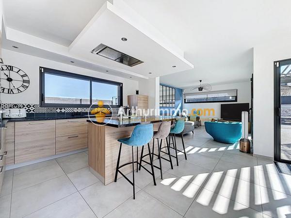 Vente                                                      Maison
                        
                     5 pièces                      160 m2                     à Bourgoin-Jallieu