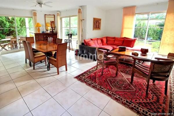 Maison côté bassin à Arès
