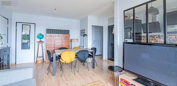 Appartement rénové à vendre à Bordeaux en Gironde (33800), ref : 33145/1878-2   
Gare Saint Jean