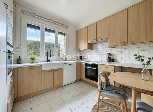 ISSY LES MOULINEAUX - Maison 9 pièces avec 5 chambres jardin piscine garages