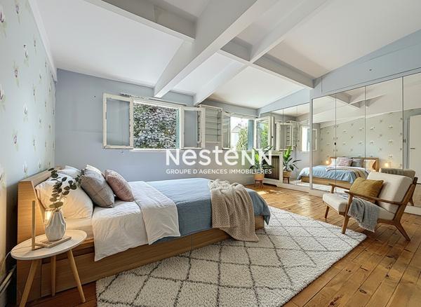 ISSY LES MOULINEAUX - Maison 9 pièces avec 5 chambres jardin piscine garages