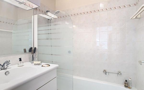 Appartement à vendre    2 pièces • 38,23 m2 Antibes