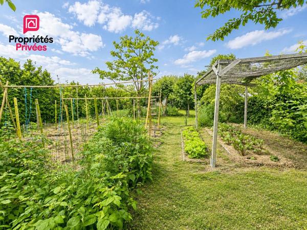 Charmante maison en pierre avec dépendance et jardin