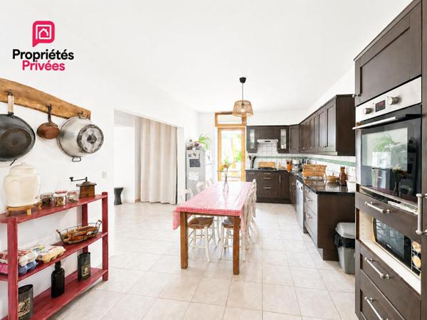 Charmante maison en pierre avec dépendance et jardin