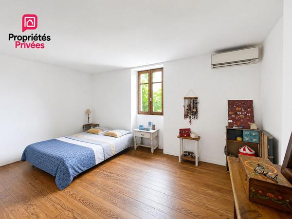 Charmante maison en pierre avec dépendance et jardin