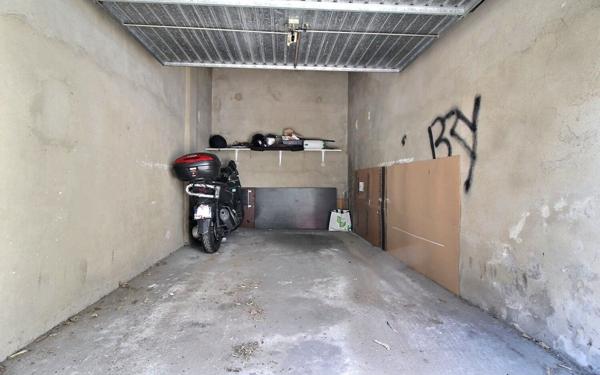 Stationnement à vendre    13 m2 Marseille 6