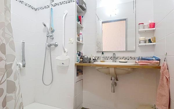 Appartement à vendre    3 pièces • 60 m2 Marseille 12