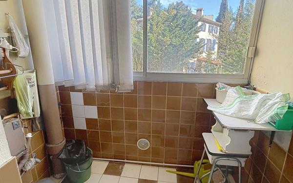 Appartement à vendre    3 pièces • 60 m2 Marseille 12