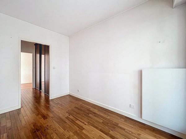 Appartement Suresnes 3 pièce(s) 70 m2