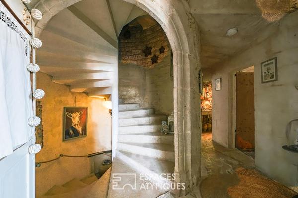 Maison classée Monument Historique et son logement indépendant dans un village de patrimoine