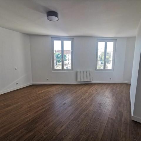 Maison à louer    3 pièces •  Nangis