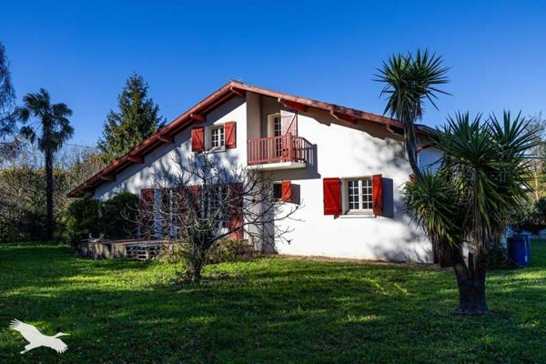 Maison à vendre |  Bassussarry |  5 pièces | 140 m²