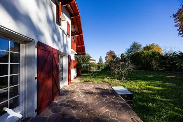 Maison à vendre |  Bassussarry |  5 pièces | 140 m²