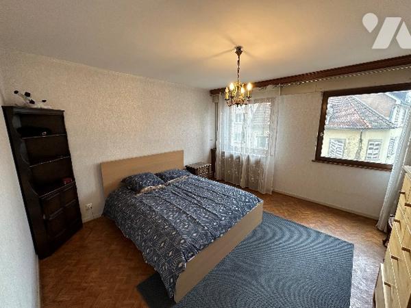 Appartement T2, 2e étage avec ascenseur, 105 rte du Polygone à Strasbourg Neudorf. Parking et cave.