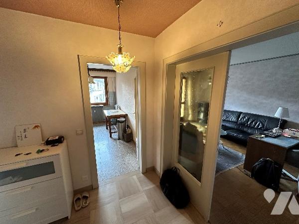 Appartement T2, 2e étage avec ascenseur, 105 rte du Polygone à Strasbourg Neudorf. Parking et cave.