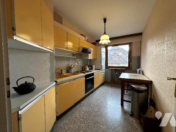 Appartement T2, 2e étage avec ascenseur, 105 rte du Polygone à Strasbourg Neudorf. Parking et cave.