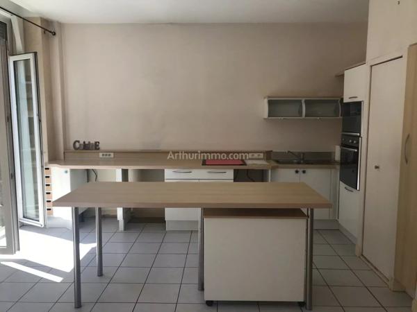 Location                                                      Appartement
                        
                     3 pièces                      75 m2                     à Guingamp