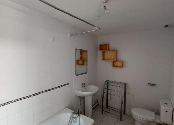 Appartement à louer    1 pièce •  Conches-en-Ouche