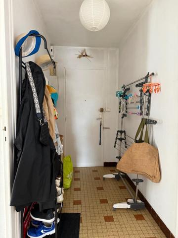 Idéal investisseur T4 d'environ 85 m2 ave balcon, cave et Garage