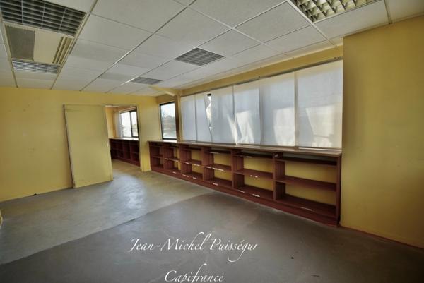 A louer à SAINT GAUDENS (31), Local Commercial et Industiel de 1300m2 Terrain de 3880m2