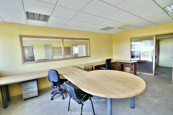 A louer à SAINT GAUDENS (31), Local Commercial et Industiel de 1300m2 Terrain de 3880m2