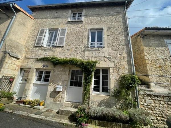 CHAUVIGNY au pied de la cité médiévale