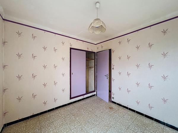 Maison indépendante avec garage et terrain piscinable