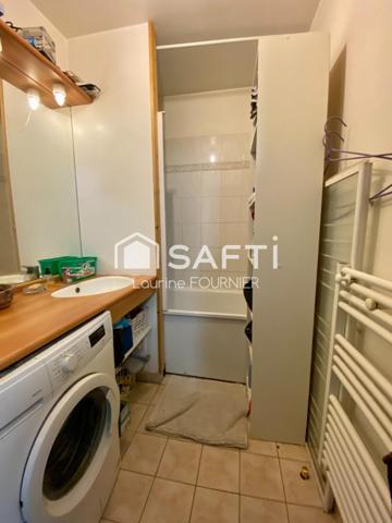 Appartement Récent avec Balcon, Secteur Recherché