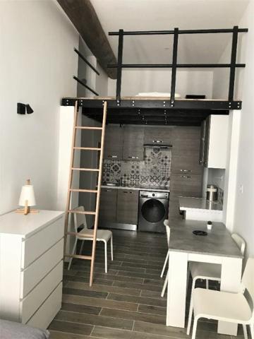 Appartement à louer    1 pièce •  Nîmes