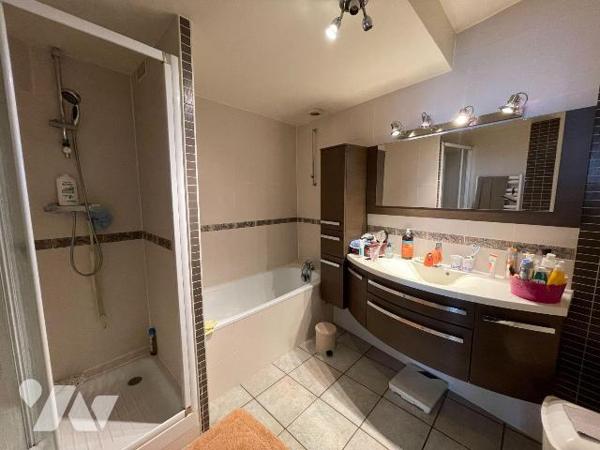 Maison à vendre en plein centre-ville de Nogent-le-Rotrou (28400) en Eure-et-Loir (28)

Situé...