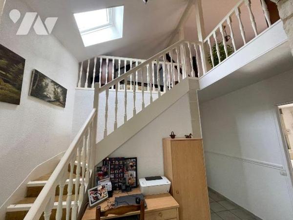 Maison à vendre en plein centre-ville de Nogent-le-Rotrou (28400) en Eure-et-Loir (28)

Situé...