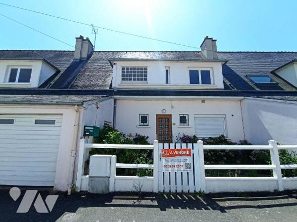 Centre-ville de Condé sur Noireau, une maison de 5 pièces principales d'environ 96.5m² comprena...