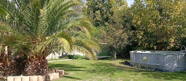 Coup de cœur assuré à Vouillé – Maison de charme d environ 150 m² avec grand terrain arboré