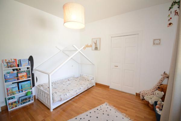 Maison à vendre jardin, piscine, garage, 4 chambres, proche de LA ROCHEFOUCAULD EN ANGOUMOIS (16)