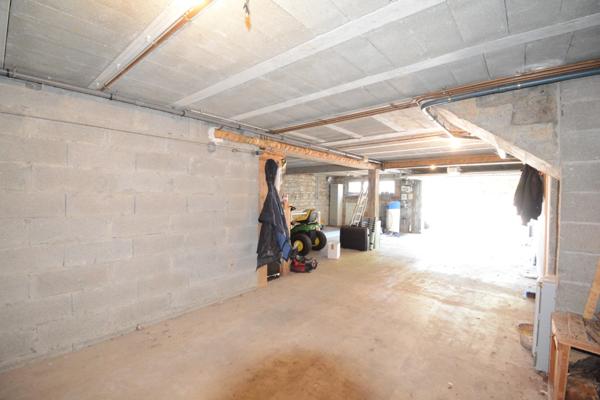 Maison à vendre jardin, piscine, garage, 4 chambres, proche de LA ROCHEFOUCAULD EN ANGOUMOIS (16)