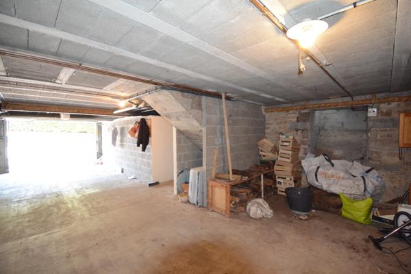 Maison à vendre jardin, piscine, garage, 4 chambres, proche de LA ROCHEFOUCAULD EN ANGOUMOIS (16)