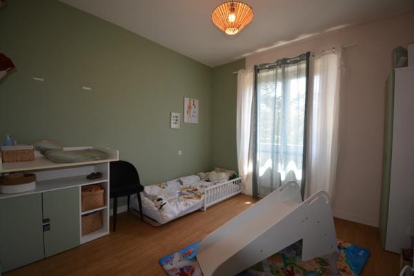 Maison à vendre jardin, piscine, garage, 4 chambres, proche de LA ROCHEFOUCAULD EN ANGOUMOIS (16)