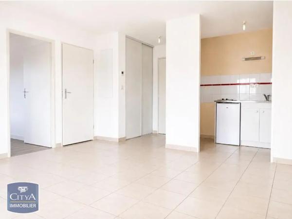 Appartement à louer 2 pièces 50.13m² Saumur (49400)