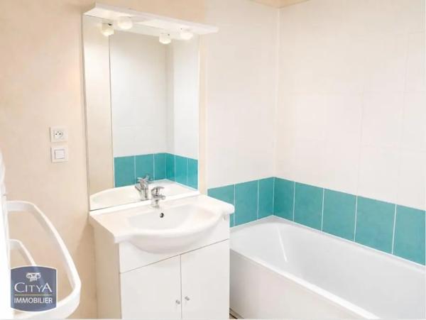 Appartement à louer 2 pièces 50.13m² Saumur (49400)