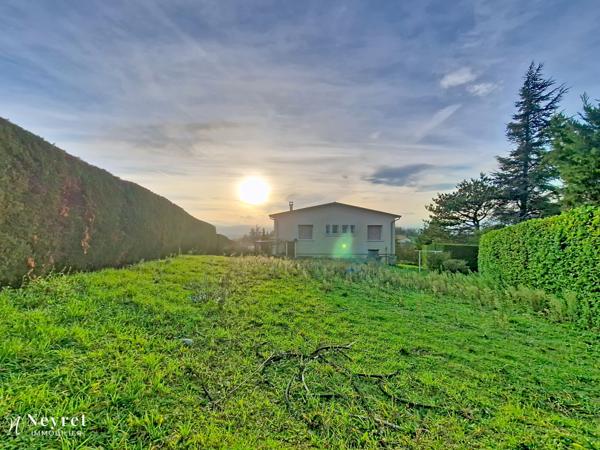 Terrain à Bâtir sur le haut de Communay 441m2 Un cadre privilégié pour votre future maison !