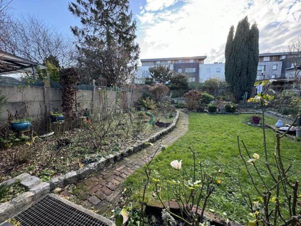 Maison de ville à Valenciennes proche Jardin de la Rhônelle jardin garage 7 pièces + grenier