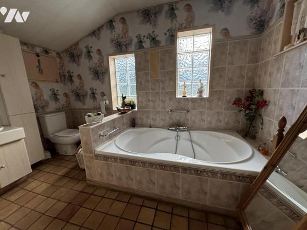 Maison de ville à Valenciennes proche Jardin de la Rhônelle jardin garage 7 pièces + grenier