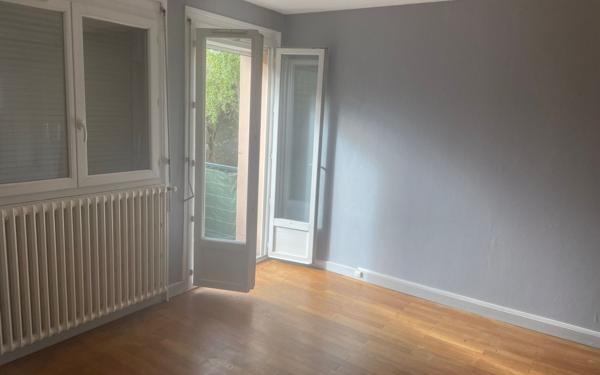 Appartement à louer    3 pièces • 80 m2 Bourg-en-Bresse