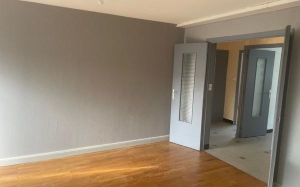 Appartement à louer    3 pièces • 80 m2 Bourg-en-Bresse