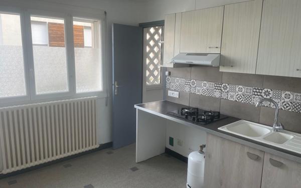 Appartement à louer    3 pièces • 80 m2 Bourg-en-Bresse