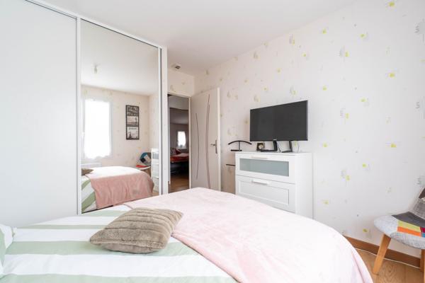 Spacieuse villa contemporaine avec piscine – Le Gua