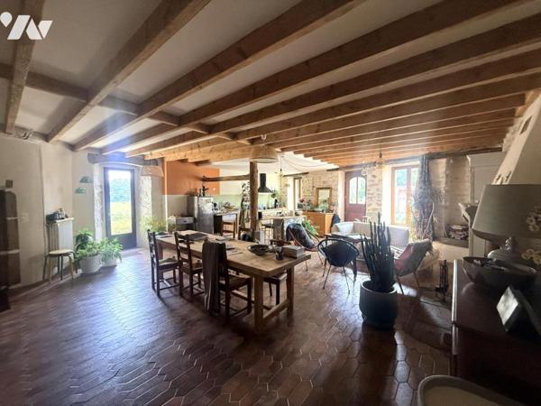 Belle propriété en pierre de caractère et logement indépendant